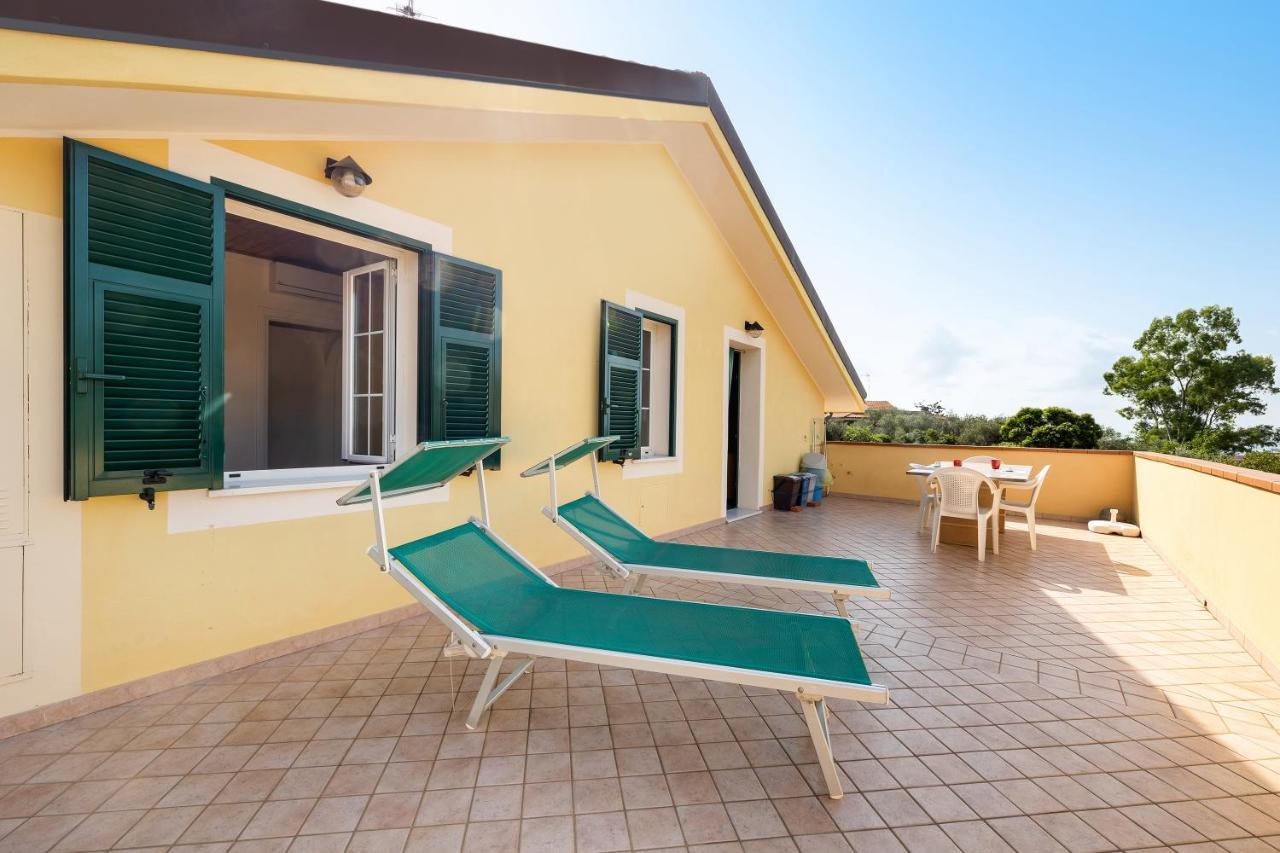 La Casa Di Lady Apartment Ceriale Ngoại thất bức ảnh
